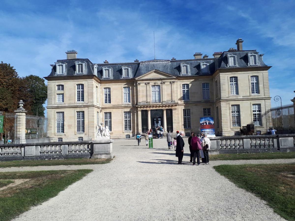שאנז סור-מרנה Residence Le Chateau מראה חיצוני תמונה